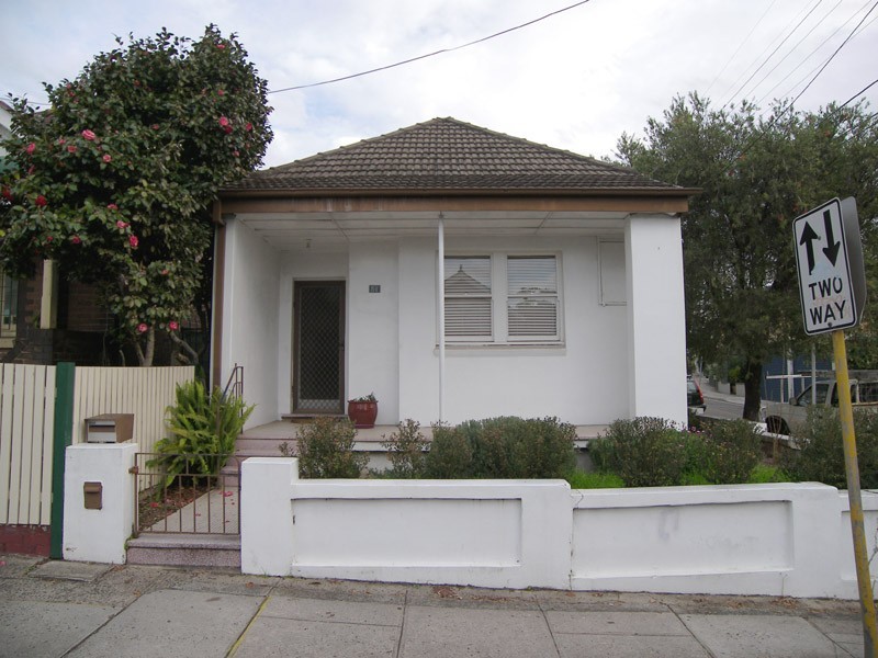 84 Station Street, Tempe NSW 2044