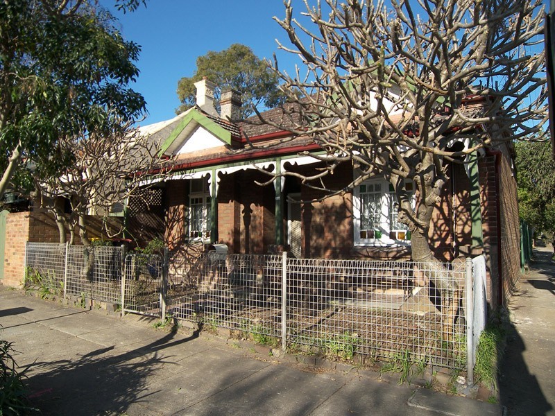 152 Unwins Bridge Road, St Peters NSW 2044
