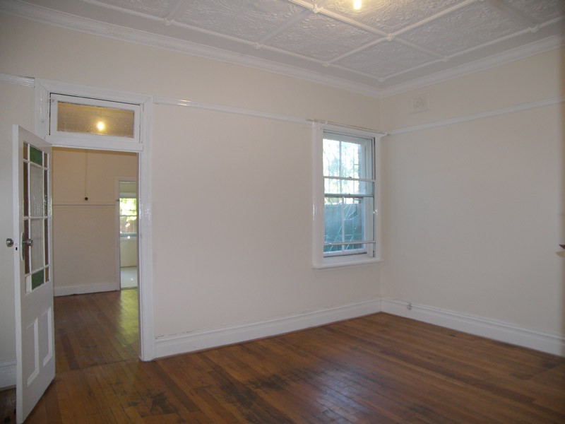 152 Unwins Bridge Road, St Peters NSW 2044