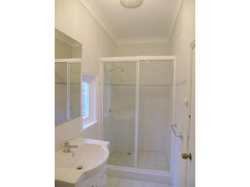 152 Unwins Bridge Road, St Peters NSW 2044