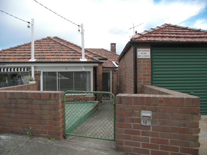 12 Hilltop Avenue, Marrickville NSW 2204