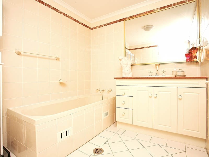 9/11 Williams Parade, Dulwich Hill NSW 2203