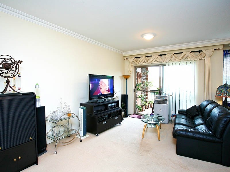 9/11 Williams Parade, Dulwich Hill NSW 2203