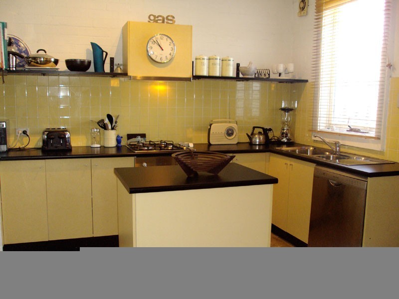 - Yelverton Street, Sydenham NSW 2044