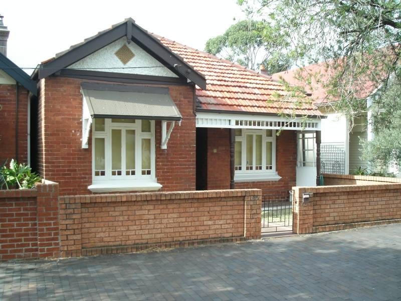 13 Hillcrest Street, Tempe NSW 2044