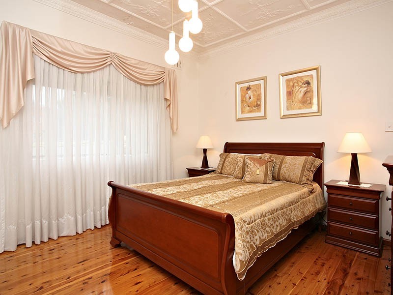 2 CARY STREET, Marrickville NSW 2204