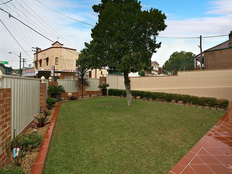 2 CARY STREET, Marrickville NSW 2204