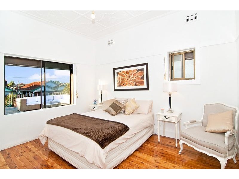 18 Leofrene Avenue, Marrickville NSW 2204