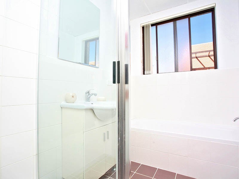 6/140 Chapel Road South, Bankstown NSW 2200