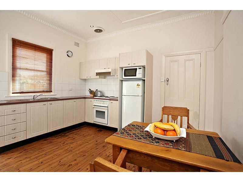 2/135 Petersham Road, Marrickville NSW 2204