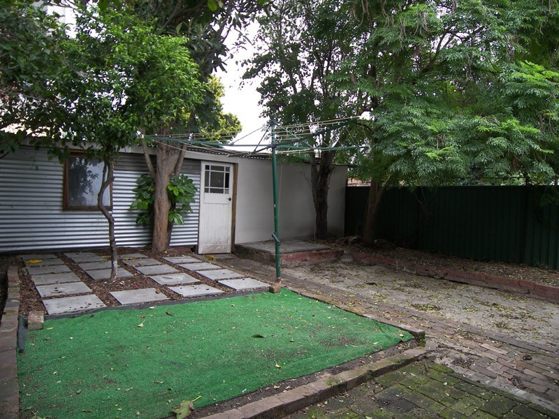 152 Unwins Bridge Road, St Peters NSW 2044