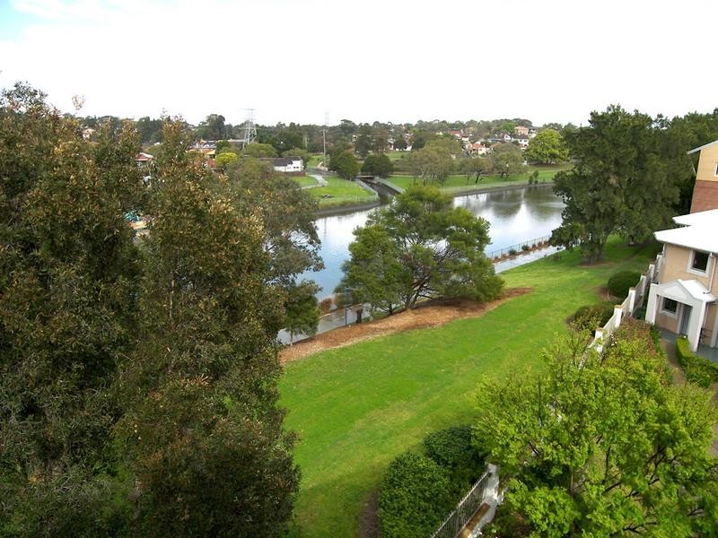 17/2-4 Sugar House Road, Canterbury NSW 2193