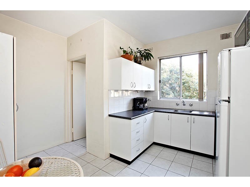 2/11 Bayley Street, Marrickville NSW 2204