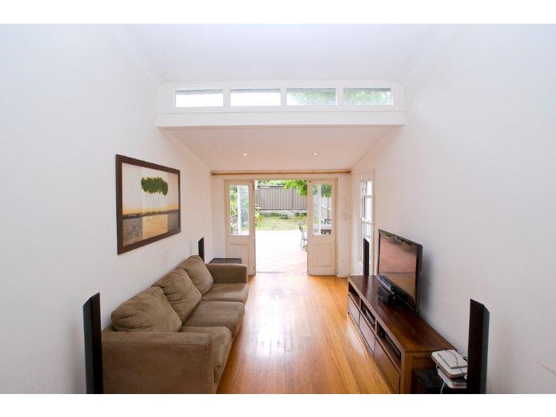 2/129 Warren Rd, Marrickville NSW 2204