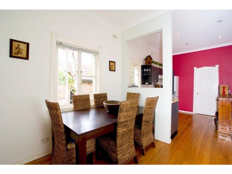 2/129 Warren Rd, Marrickville NSW 2204
