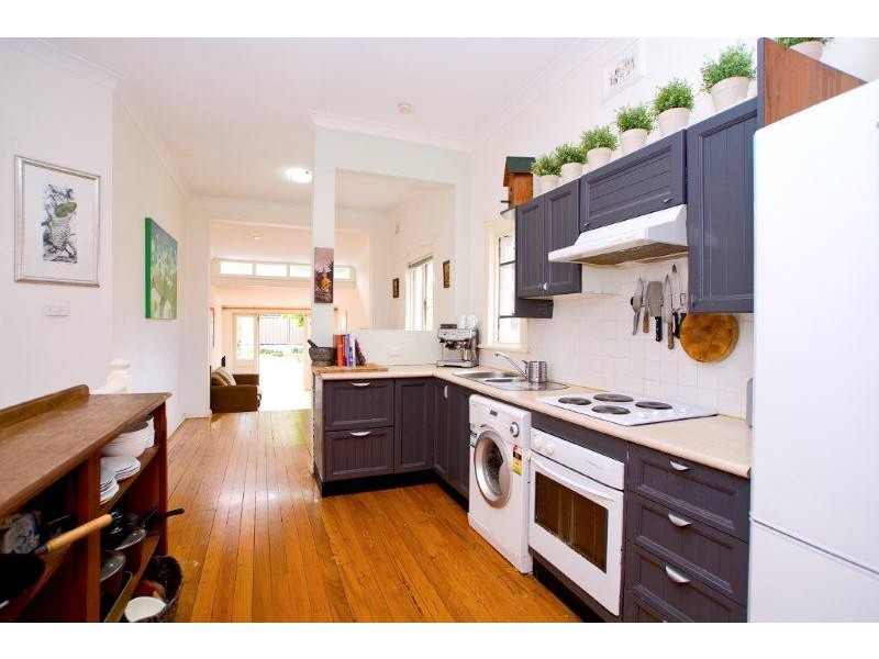 2/129 Warren Rd, Marrickville NSW 2204