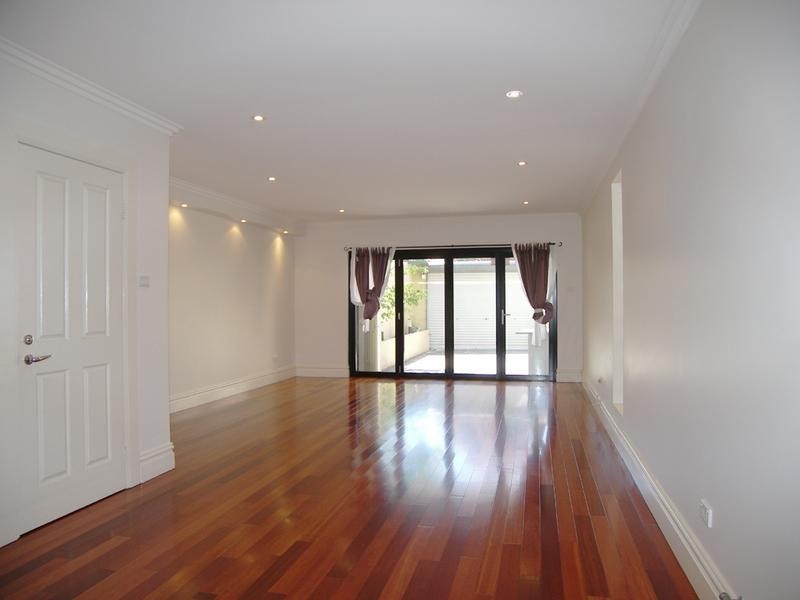 124A Australia Street, Newtown NSW 2042