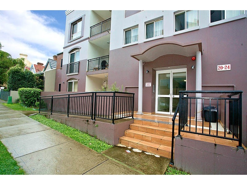 2/20-24 Premier Street, Kogarah NSW 2217