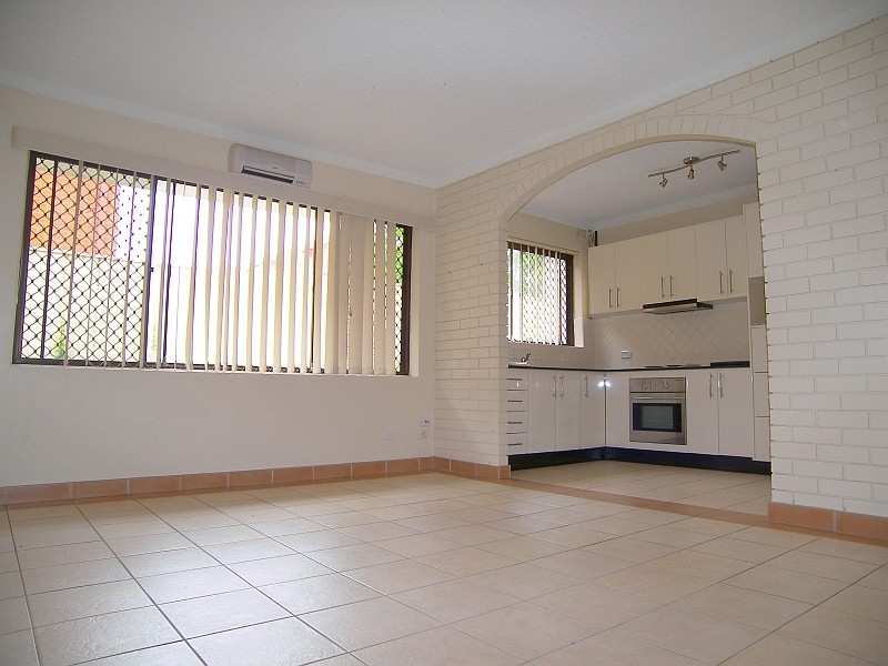 1/38-40 Flora Street, Roselands NSW 2196