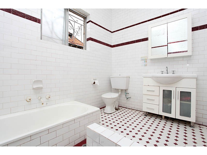 7 Wrights Ave, Marrickville NSW 2204