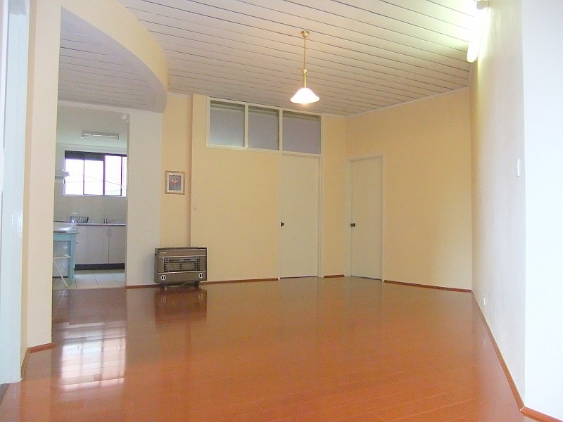 Flat 1/2 Highland Crescent, Earlwood NSW 2206