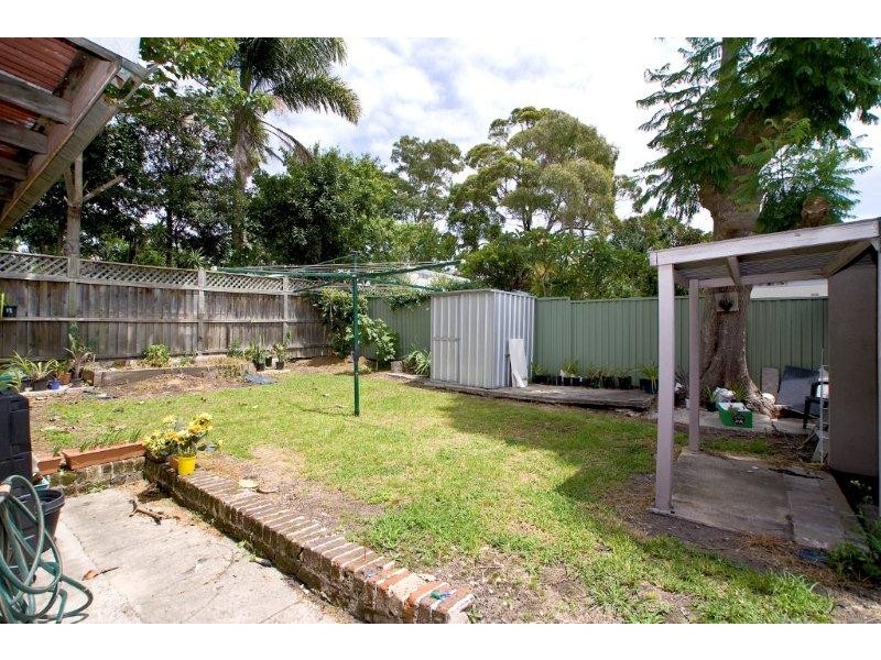 8 Florence St, St Peters NSW 2044