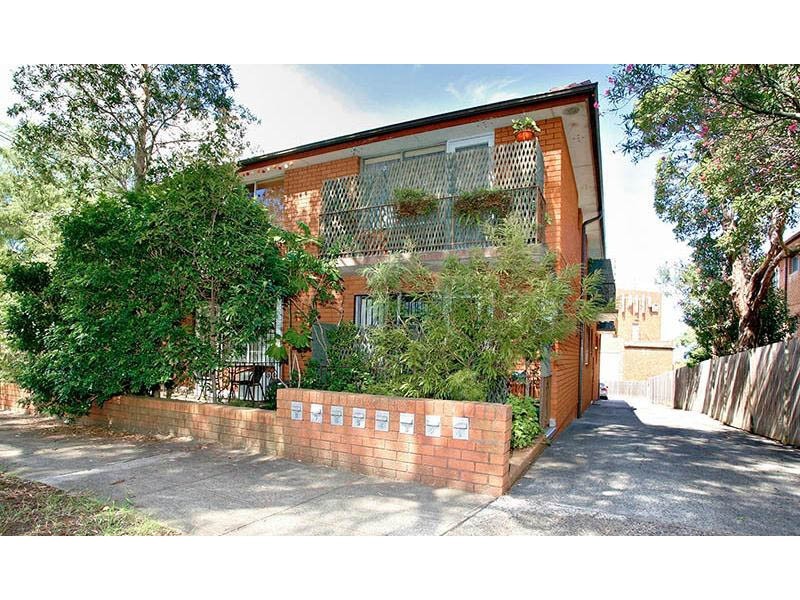 2/10 Henson Street, Marrickville NSW 2204