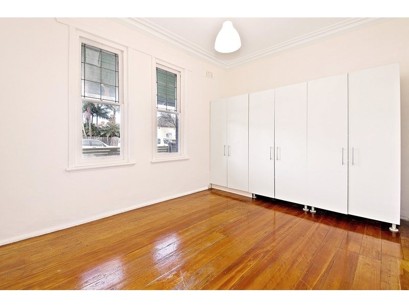 153 Unwins Bridge Rd, Tempe NSW 2044