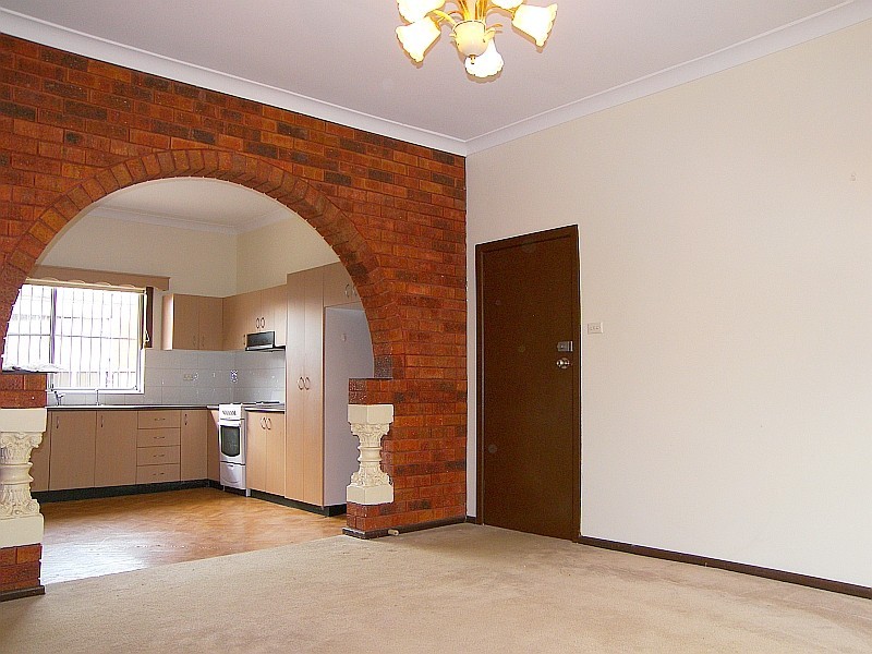4 Petersham Road, Marrickville NSW 2204