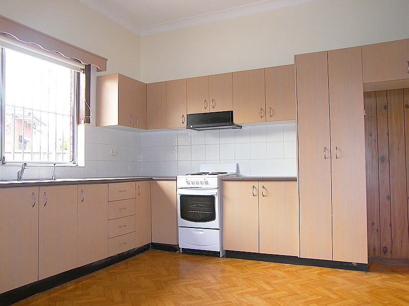 4 Petersham Road, Marrickville NSW 2204