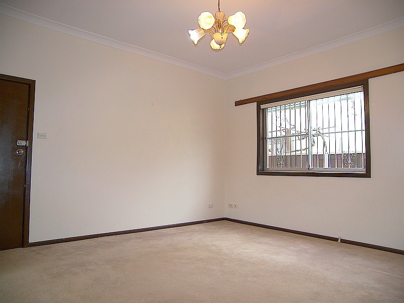 4 Petersham Road, Marrickville NSW 2204