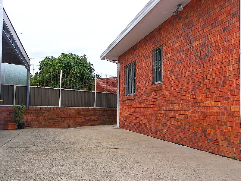 4 Petersham Road, Marrickville NSW 2204