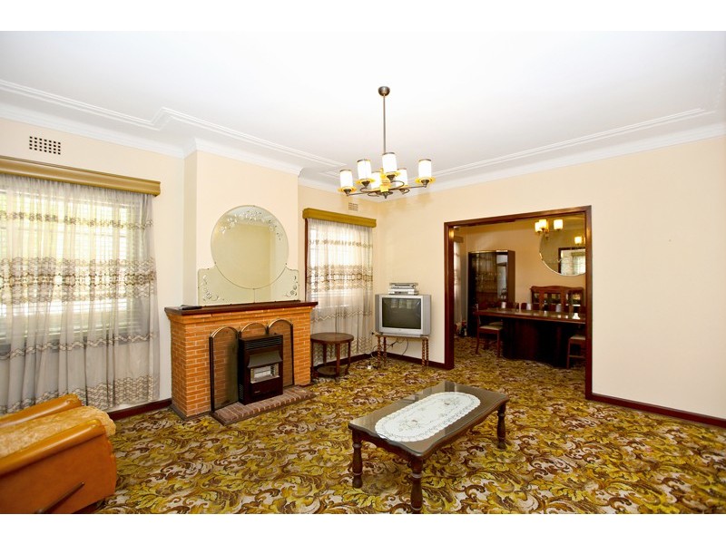 37 Riverside Cres, Marrickville NSW 2204