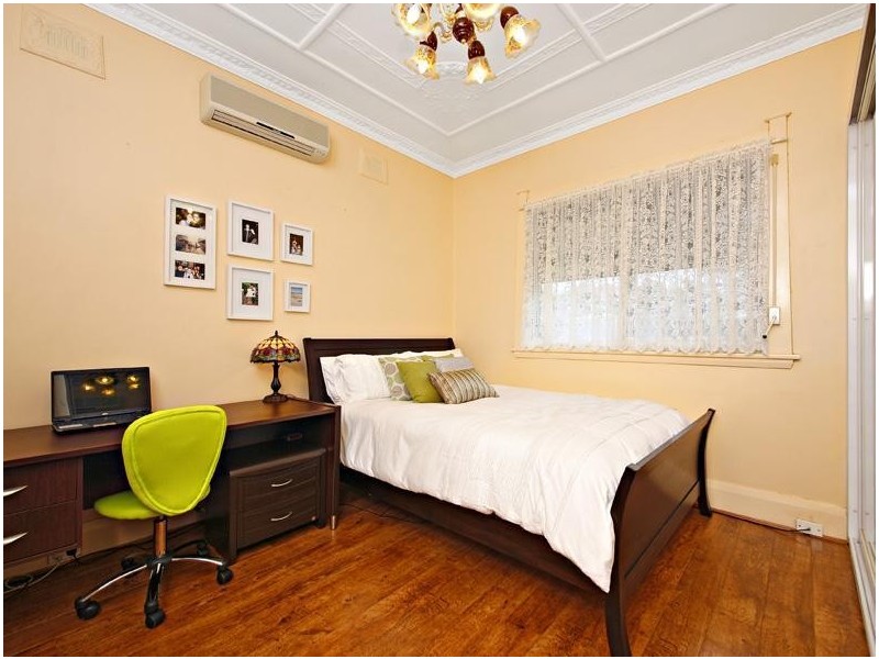 79 Dunstaffenage St, Hurlstone Park NSW 2193