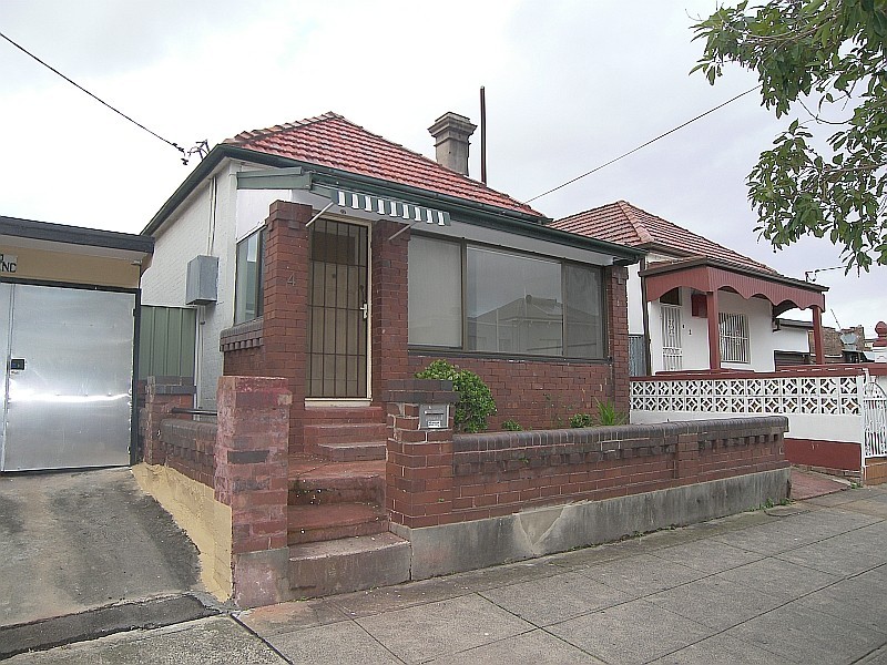 4 Harnett Avenue, Marrickville NSW 2204