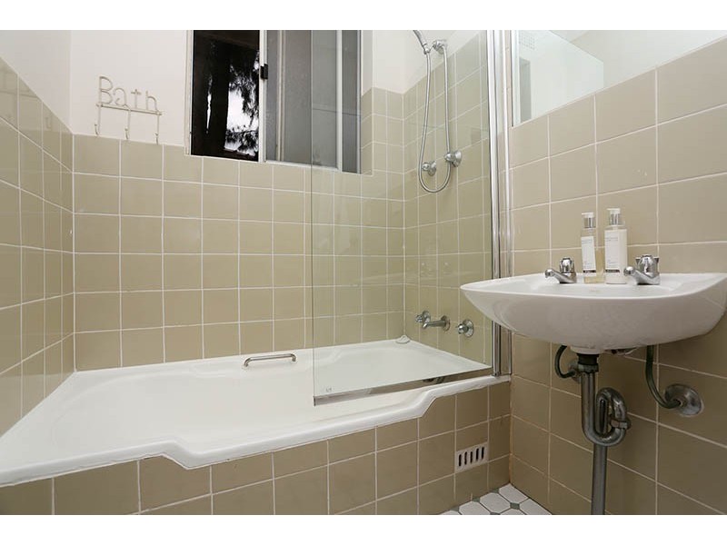 9/11 Bayley Street, Marrickville NSW 2204