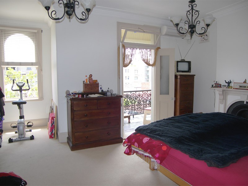 - Fernbank Street, Marrickville NSW 2204