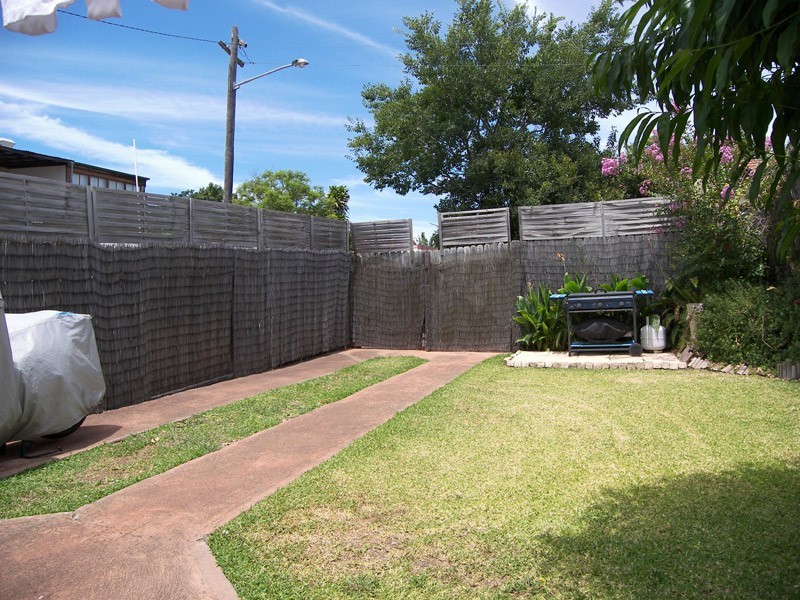 - Fernbank Street, Marrickville NSW 2204