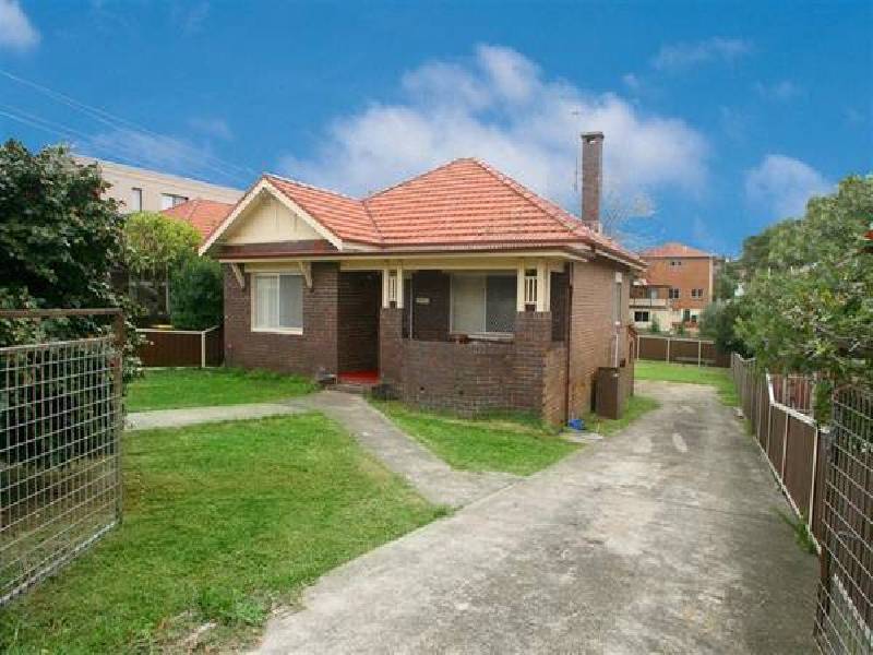 25 Hamel Crescent, Earlwood NSW 2206