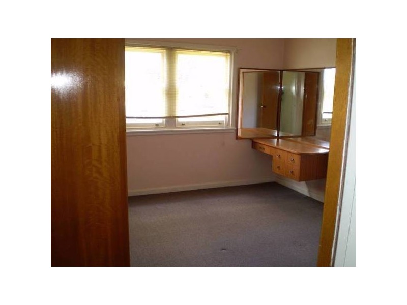 29 Canarys Road, Roselands NSW 2196