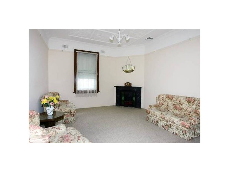 48 Grove Street, St Peters NSW 2044