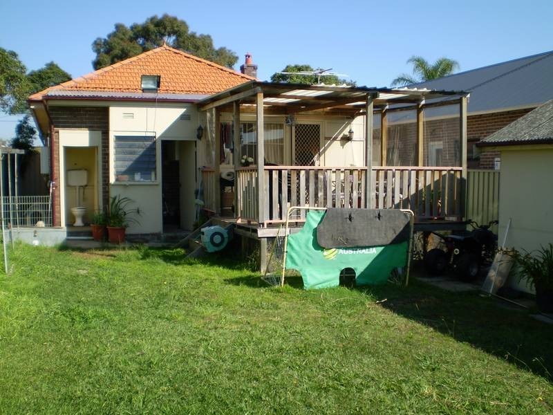 78 Dreadnought Street, Roselands NSW 2196