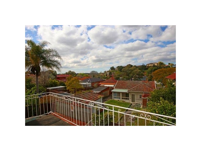 10 Paris Avenue, Earlwood NSW 2206