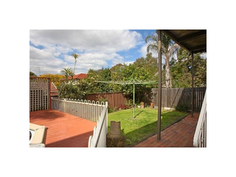 10 Paris Avenue, Earlwood NSW 2206