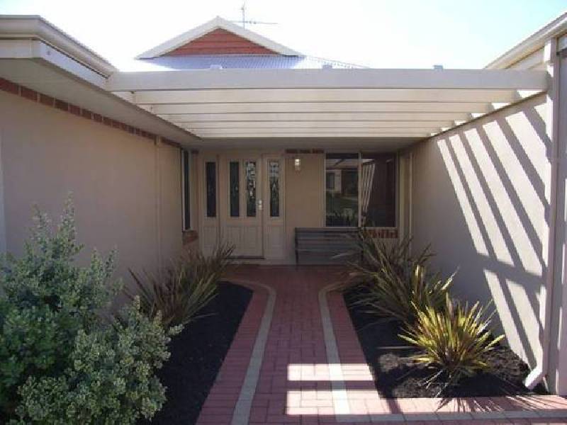 28 Hibbertia Follow, Halls Head WA 6210