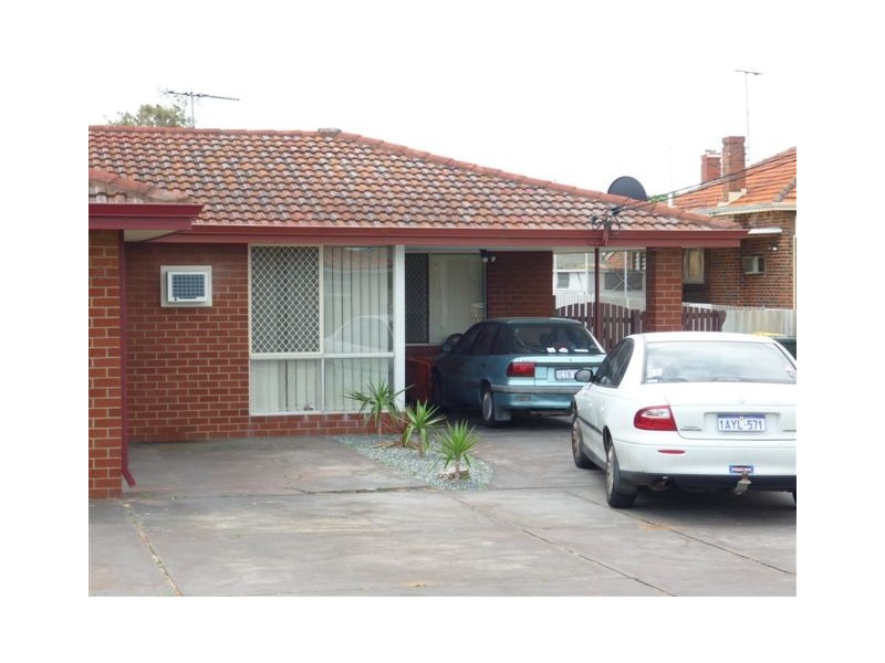 38 Blackwood Ave, Hamilton Hill WA 6163