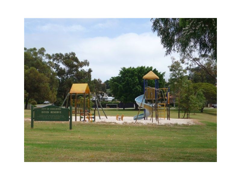 38 Blackwood Ave, Hamilton Hill WA 6163