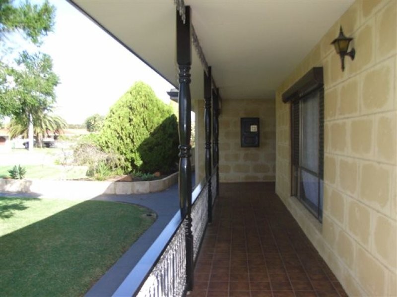 1 Amberley Way, Hamilton Hill WA 6163