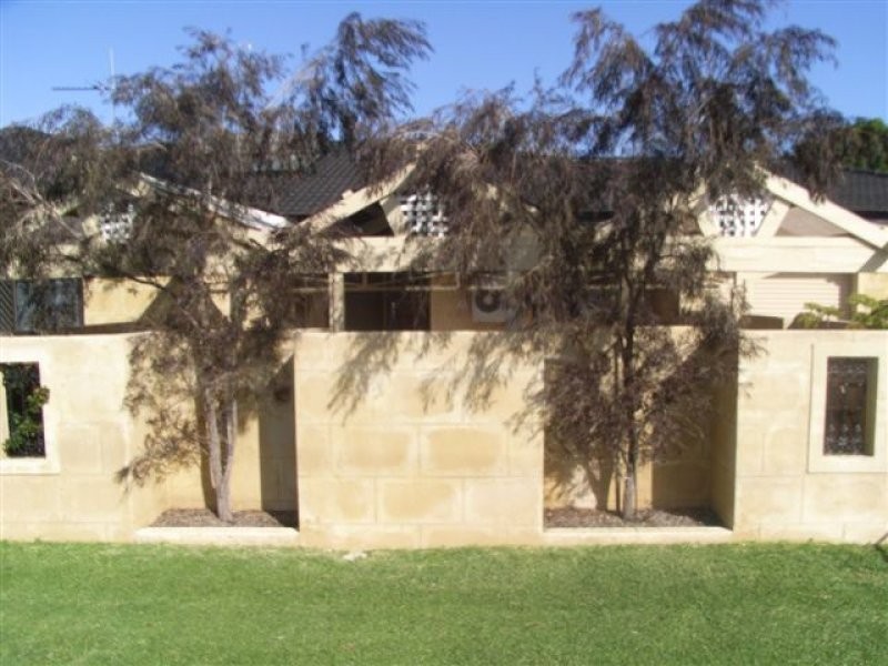 1 Amberley Way, Hamilton Hill WA 6163
