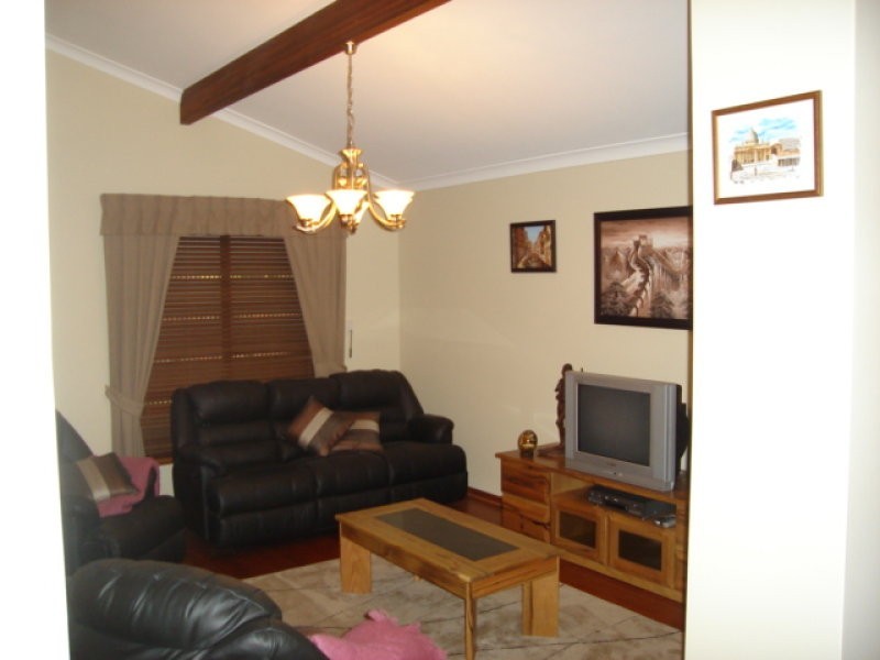 6 Chesterton, Spearwood WA 6163